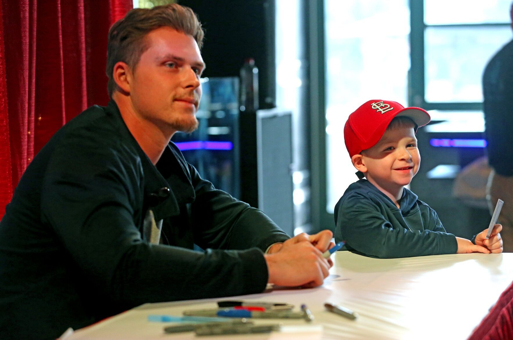 St. Louis Cardinals' Nolan Gorman signs autographs